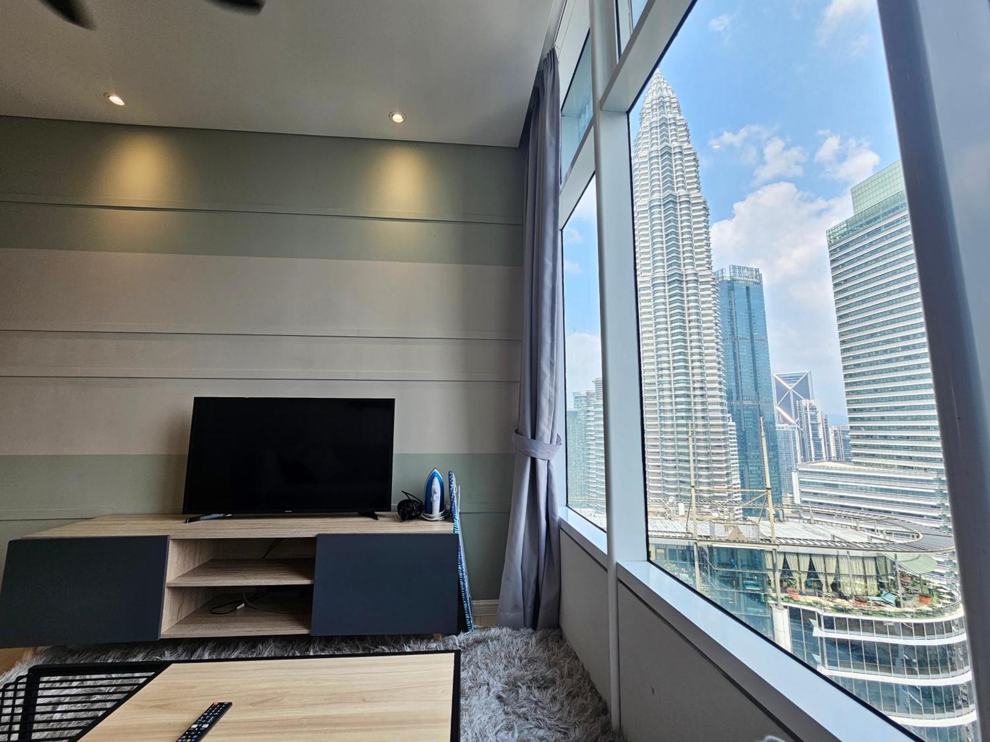 Sky Suites Klcc By Staylar Куала Лумпур Екстериор снимка
